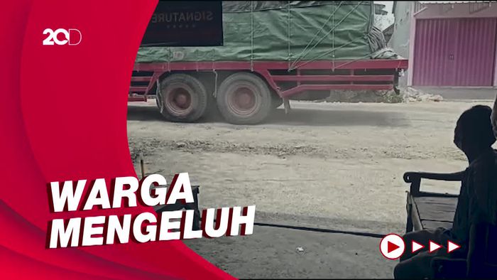 Penampakan Jalan Grobogan Rusak Parah, Bikin Hujan Debu