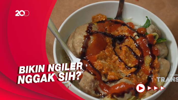 Bikin Laper: Bakso Rawit Keju dan Mie Ayam Loncat di Jakarta Timur