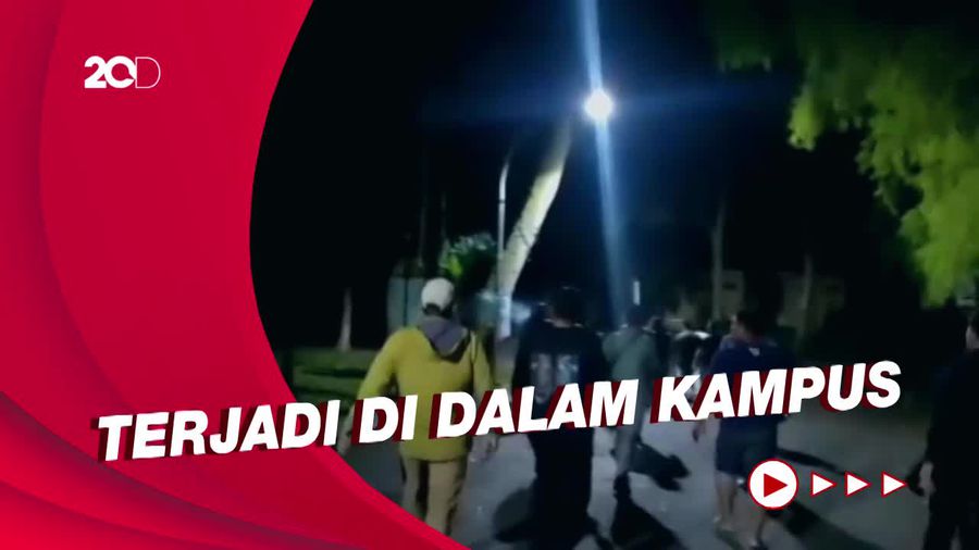 Tawuran Antarmahasiswa Unila Lampung, Saling Lempar Batu