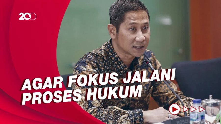 Hakim Agung Sudrajad Diberhentikan Sementara Usai Ditahan KPK