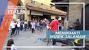 Alunan Merdu Musisi Jalanan di Italia