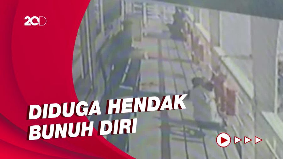Detik-detik Pria Alami Depresi Ceburkan Diri ke Laut di Gilimanuk