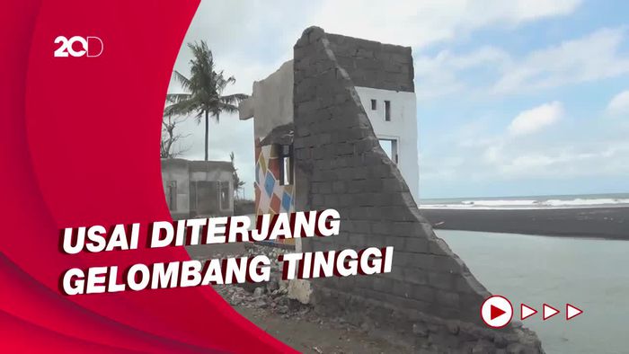 Sembilan Rumah di Lumajang Ambles Akibat Abrasi Pantai