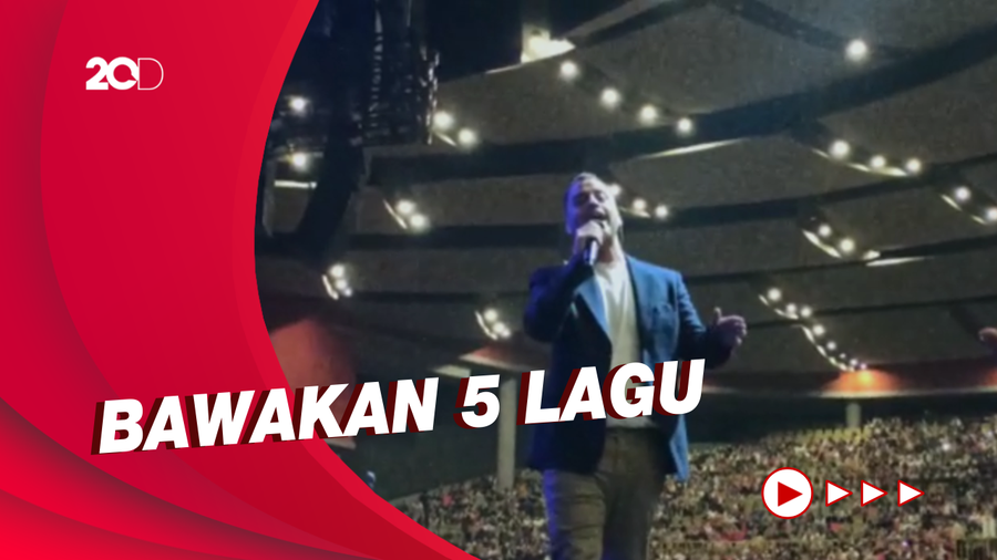 Manisnya Penampilan Dave Moffatt Buka Konser Westife di SICC