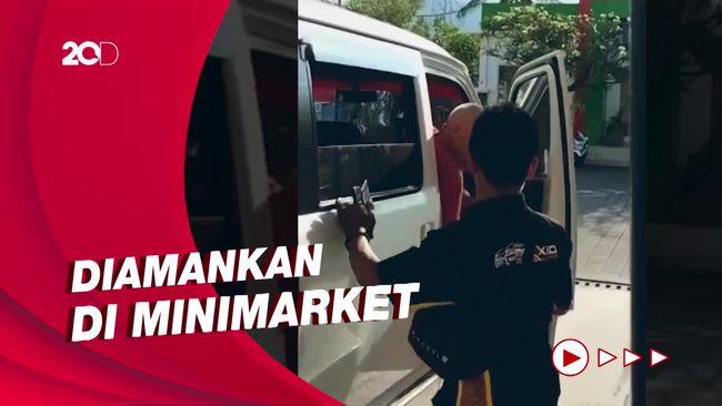 Viral Bule Rampas Mobil Warga Bali Lalu Ugal-ugalan di Jalan