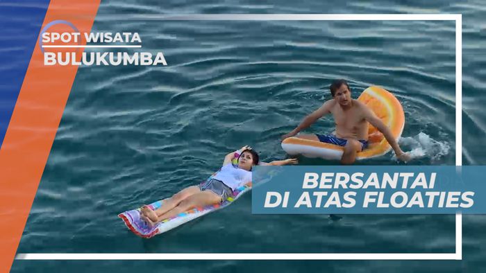 Bersantai Mengapung di Air Laut yang Jernih, Bulukmba
