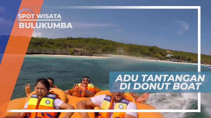 Keceriaan dan Gelak Tawa di Atas Donut Boat, Bulukumba