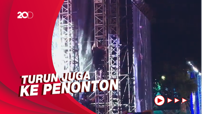 Aksi King Nassar Joget di Tiang Panggung Pestapora 2022!