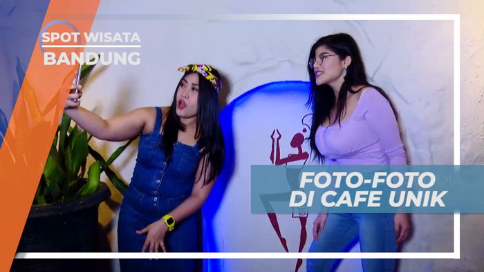 Spot Foto-foto Lucu di Kafe, Bandung