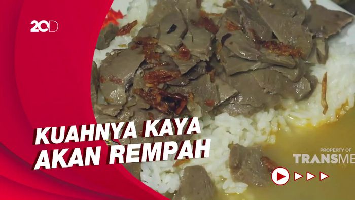 Bikin Laper: Makan Gultik di Depan Gereja Bulungan 