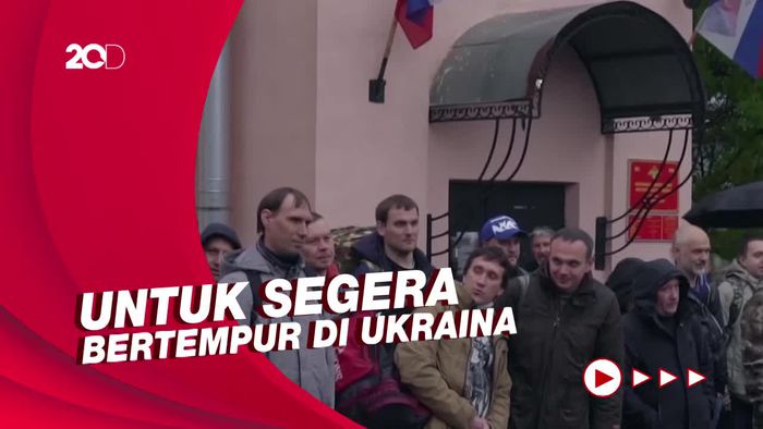 Salam Perpisahan Pasukan Cadangan Rusia dengan Keluarga
