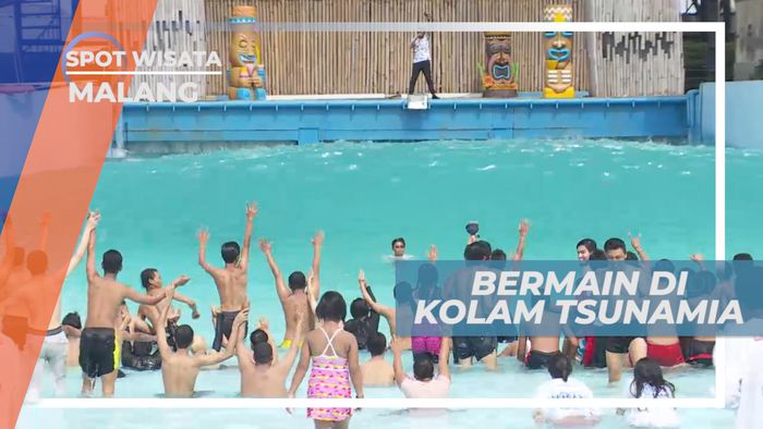 Seru-seruan Bermain Ombak di Kolam Renang, Malang