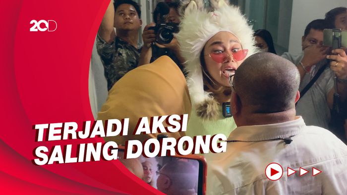 Batal Preskon, Razman Justru Adu Mulut dengan Denise Chariesta