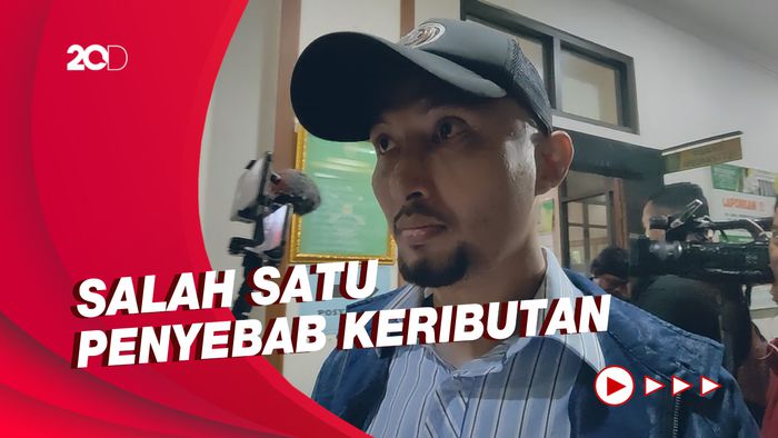 Roro Fitria Masukkan Gugatan Perkara Suami Menari di Depan Foto Ibunda