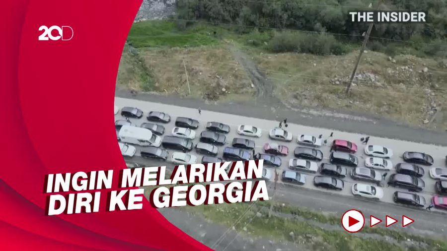 Antrean Gila Warga Keluar Rusia Hindari Mobilisasi