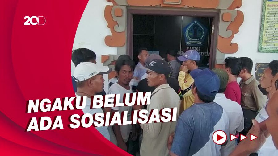 Tolak Pabrik Limbah B3 Dibangun, Warga Geruduk Kantor Desa Pengambengan