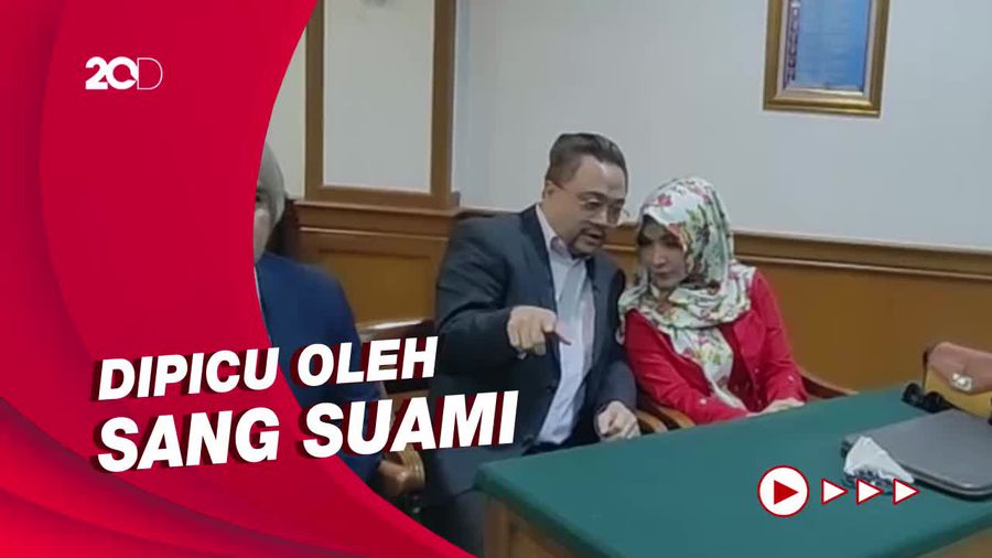 Roro Fitria yang Sempat Histeris di Sidang Cerai Perdana