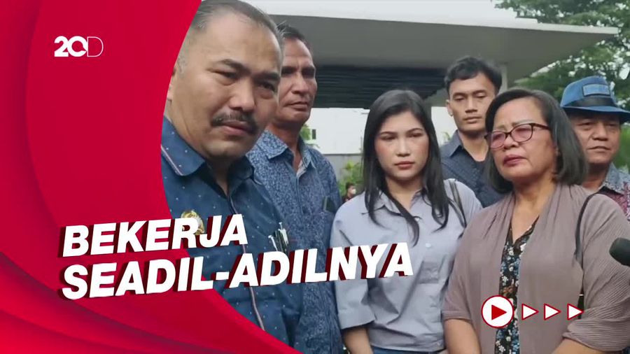 Ibu Yosua Minta Hakim & Jaksa Hukum Pelaku Seberatnya