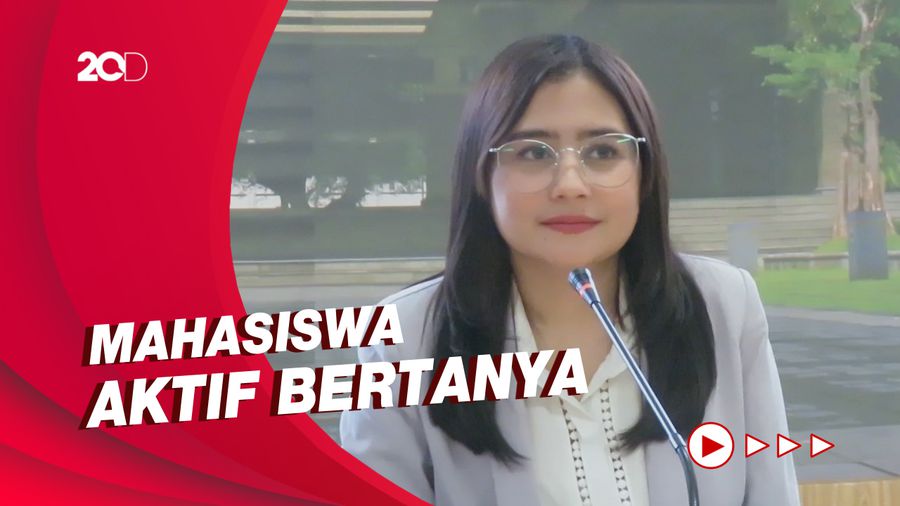 Kesan-kesan Prilly Latuconsina Jadi Dosen di UGM