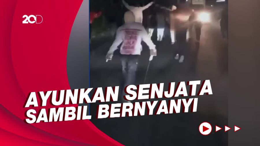 Viral! Konvoi Pemuda Tenteng Senjata di Jalanan Serpong
