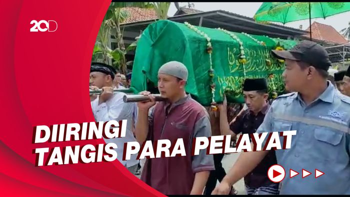 Prosesi Pemakaman Nadhiroh Personel Nasida Ria