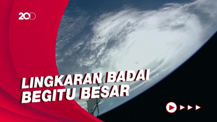 Pemandangan Menakjubkan Badai Ian dari Luar Angkasa