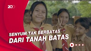 Senyum Manis Siswa SD di Perbatasan Kalbar-Malaysia