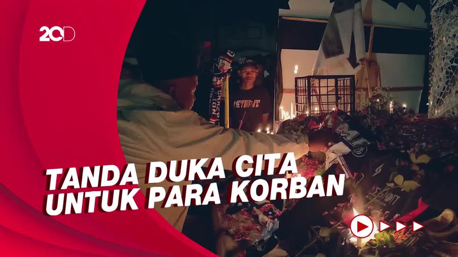 Aremania dan Warga Gelar Doa Bersama di Stadion Kanjuruhan