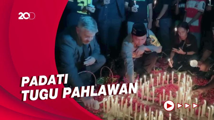 Lautan Bonek Doakan Korban Tragedi Kanjuruhan