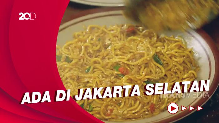 Bikin Laper: Enaknya Kulineran Malam Sambil Makan Bakmi Nyemek