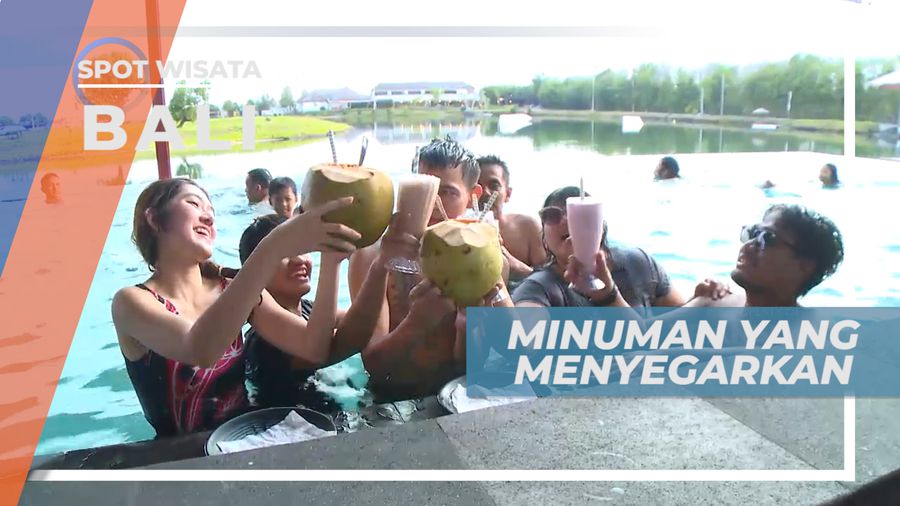 Nikmatnya Melepas Dahaga Dengan Es Kelapa Muda yang Segar, Bali