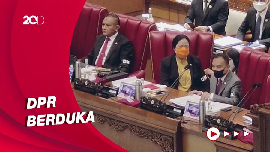 DPR Gunakan Pita Hitam Duka Kanjuruhan di Sidang Paripurna