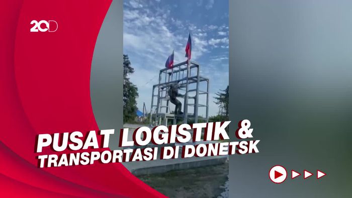 Sukses Rebut Lyman, Pasukan Ukraina Bersihkan Bendera-Atribut Rusia