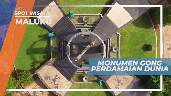 Berkunjung ke Monumen Gong Perdamaian di Pusat Kota Ambon, Maluku