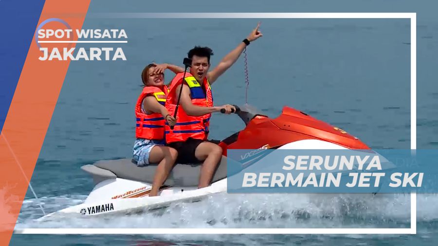 Meluncur dengan Jetski di Tengah Lautan, Jakarta