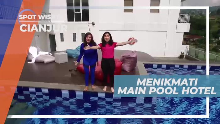Berenang Ditemani Panorama Alam yang Indah di Cianjur