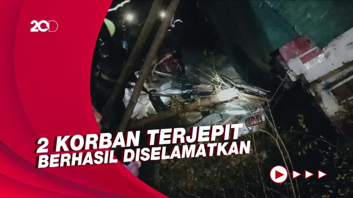 Tabrakan Beruntun 4 Kendaraan di Lumajang, 3 di Antaranya Masuk Jurang