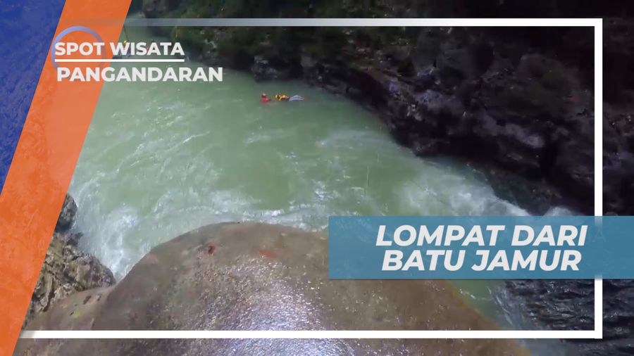 Sensasi Melompat dari Batu Jamur, Pangandaran