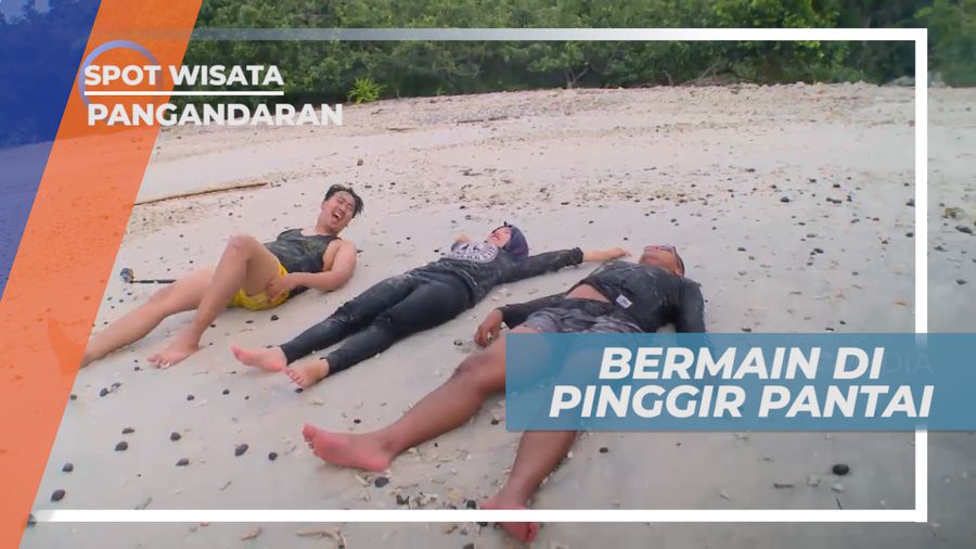 Bermain Gembira di Pantai Pasir Putih, Pangandaran