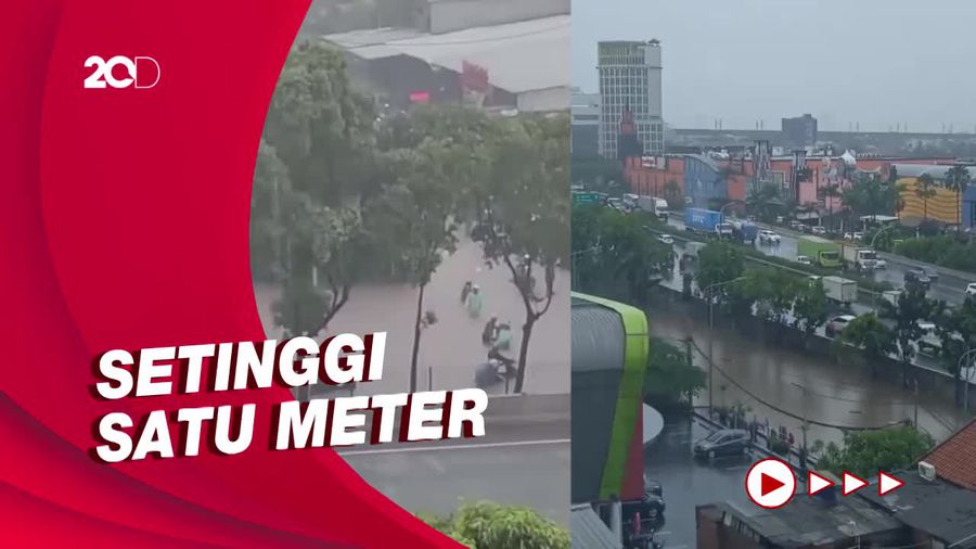 Jalan TB Simatupang Banjir, Motor-motor Didorong