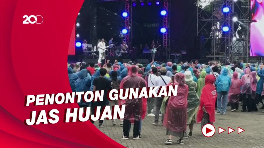 Meski Hujan, Animo Penonton Synchronize Festival Tetap Tinggi