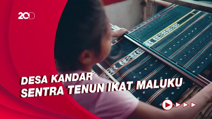 Desa Kandar Sentra Tenun Ikat Maluku