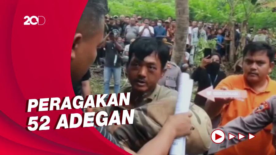 Polisi Gelar Rekonstruksi Pembunuhan Sadis 1 Keluarga di Septic Tank