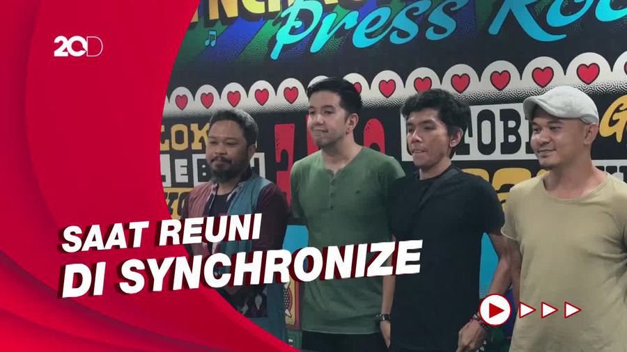 Momen Is dan Payung Teduh Diminta Balikan oleh Penonton