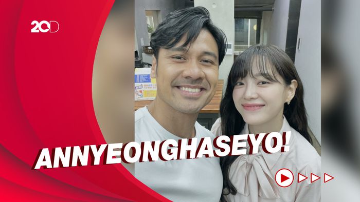 Momen Chicco Jerikho Foto Bareng Kim Sejeong dan Ahn Hyo Seop