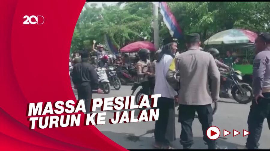 Ricuh Massa Pesilat Dipicu Anggota Dianiaya, Jalan di Lamongan Diblokade