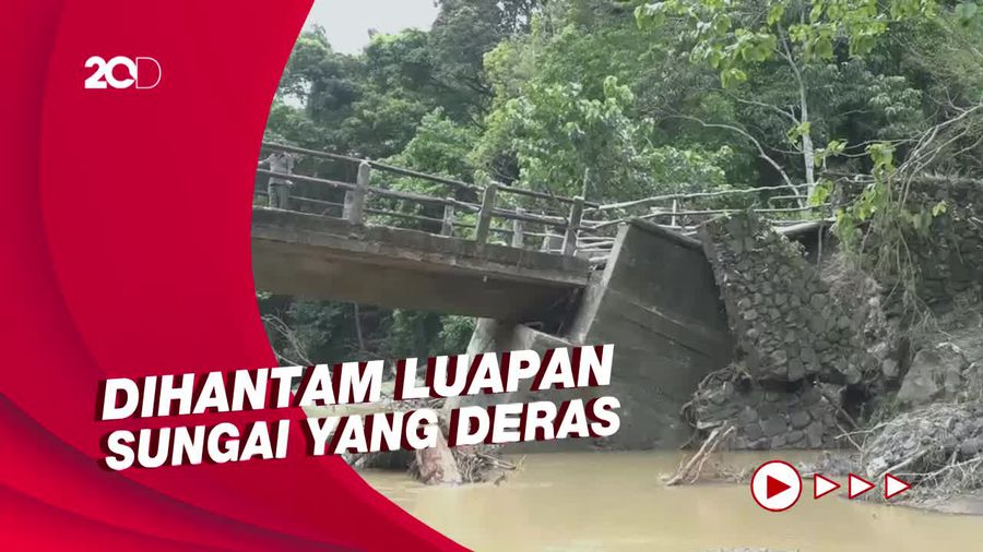 Jembatan Penghubung Desa di Enrekang Putus Diterjang Banjir