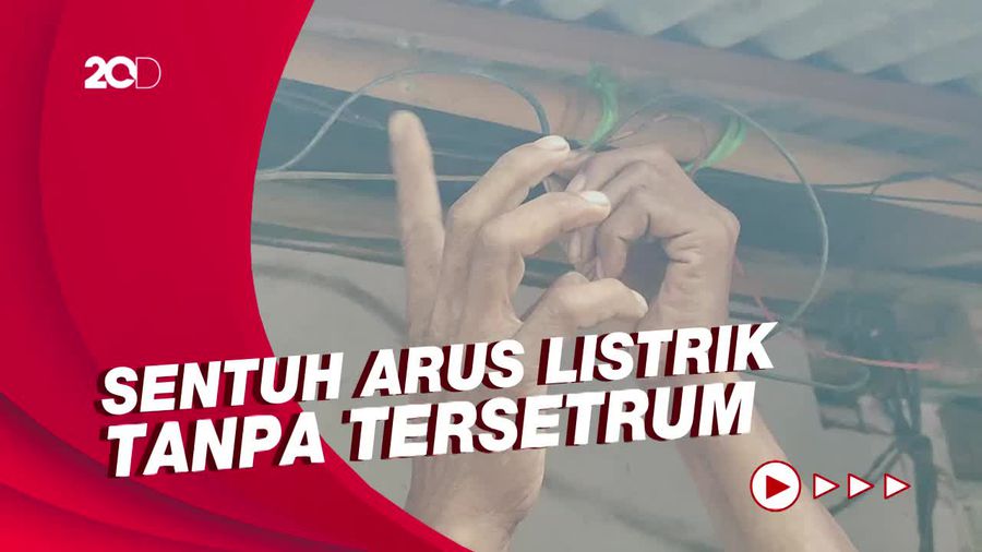 Aksi Jamil, Lansia di Ciamis yang Kebal Setrum