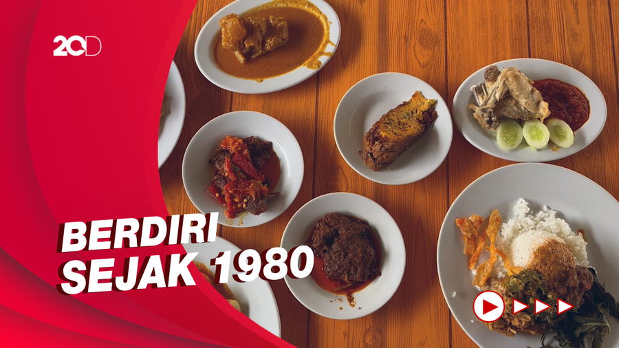 Menyantap Rendang ala RM Padang Legendaris di Slipi