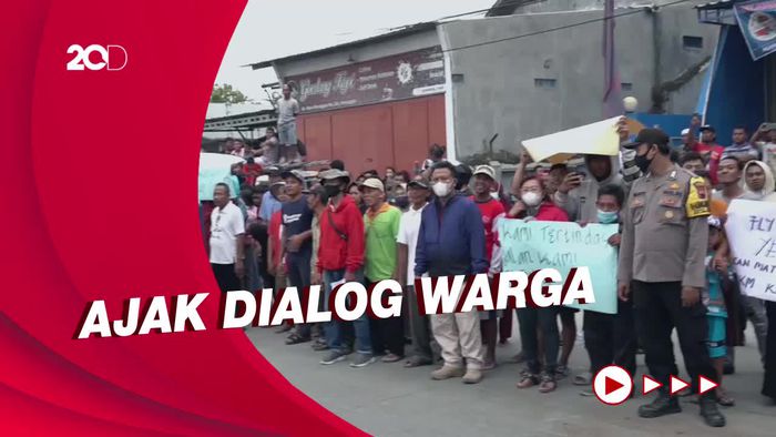 Ganjar Temui Massa Demo saat Resmikan Flyover Ganefo Demak